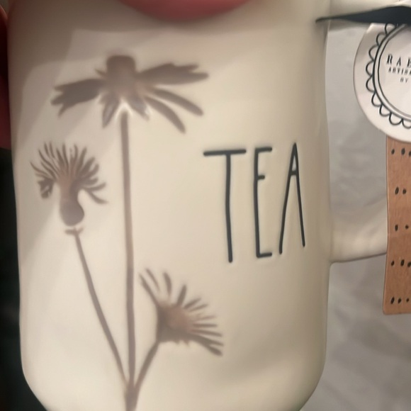 COPY - Rae Dunn tea mug BWT tan floral design - Picture 2 of 5